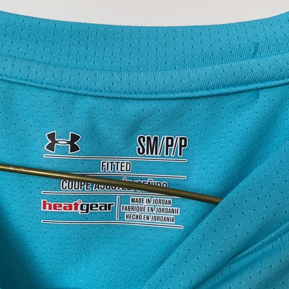 Under Armour Heat Gear Fitted Sleeveless Muscle Tee - Picture 4 of 7